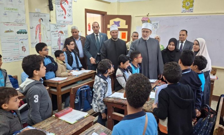 وكيل الأزهر خلال زيارته للإسكندرية